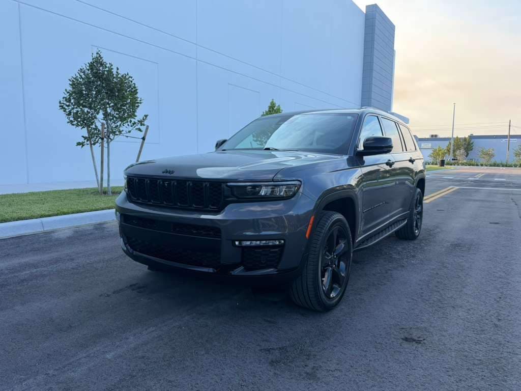 2023 Jeep GRAND CHEROKEE L Limited — photo 1